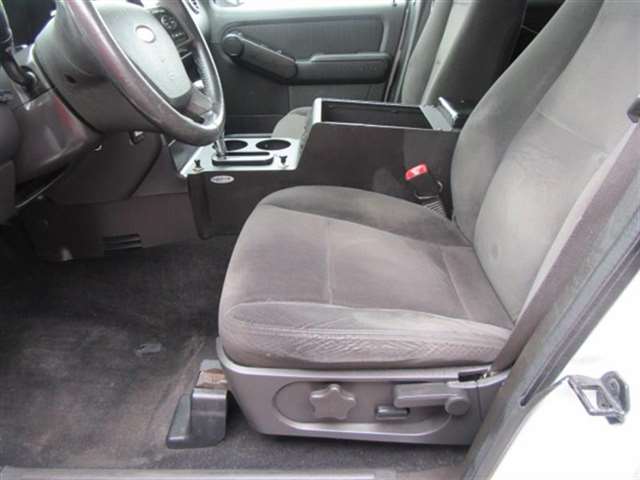 Ford Explorer 2010 photo 15